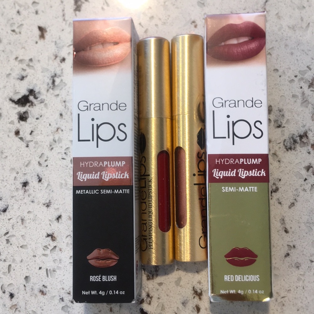 ❤️NEW!!!❤️ GrandeLIPS Plumping Liquid Lipstick.